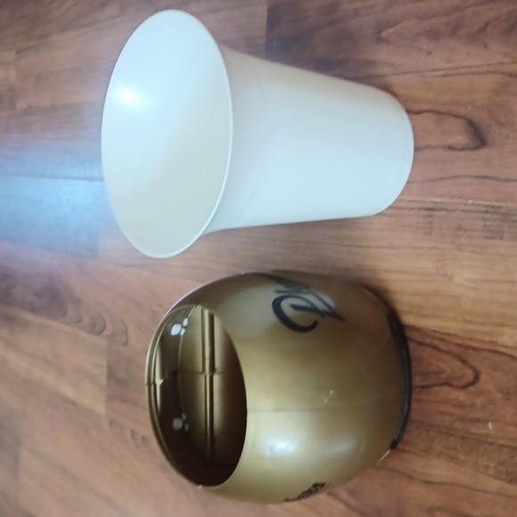 Playmakers Sport Bar & Arcade helmet with plastic cup - Picture 4 of 6